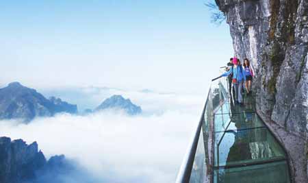 長沙出發(fā)到張家界玻璃橋云天渡、森林公園、天門山玻璃棧道往返4天3晚游